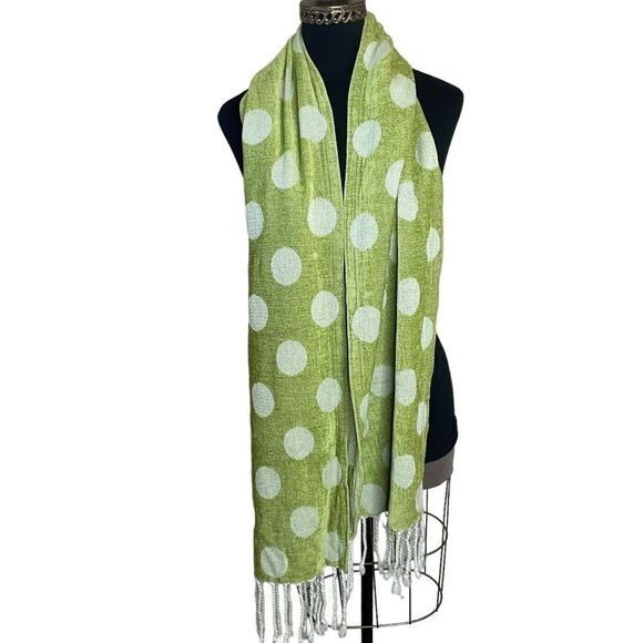 Calzeat of Scotland Scarf Green and Cream Polka Dot Fringe - Picture 2 of 10